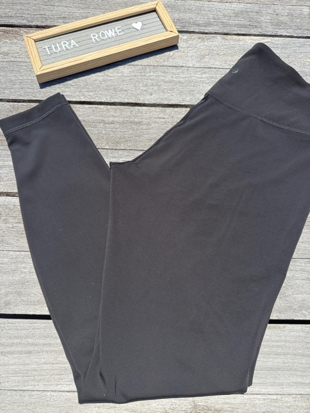 Lululemon Wunder Under SmoothCover High-Rise Tight 28"
Black size 12 NWOT